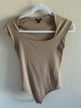 Express Women's Beige Scoop Neck Bodysuit